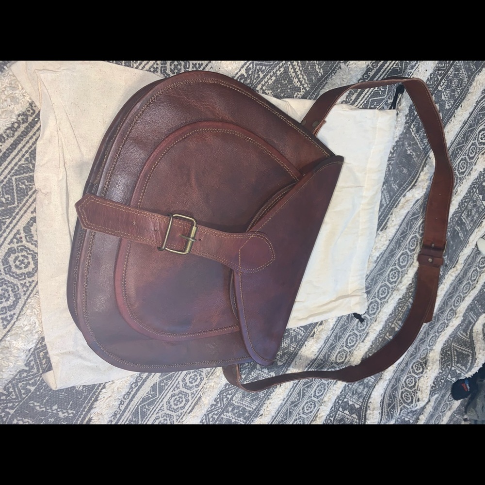 Rustic Town 13 inch cross body women’s bag